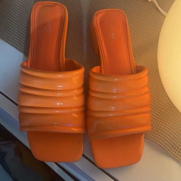 Circus Orange Patent Slides - Picture 5 of 7